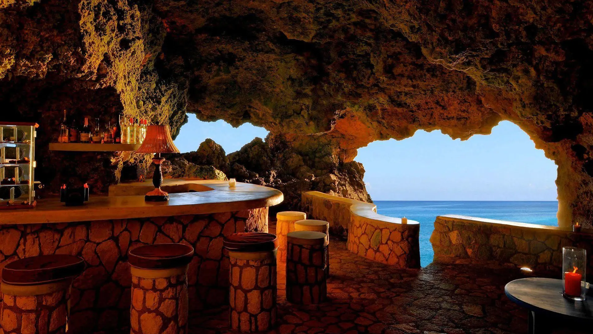 ***** Üdülőközpont The Caves Hotel Negril Jamaica
